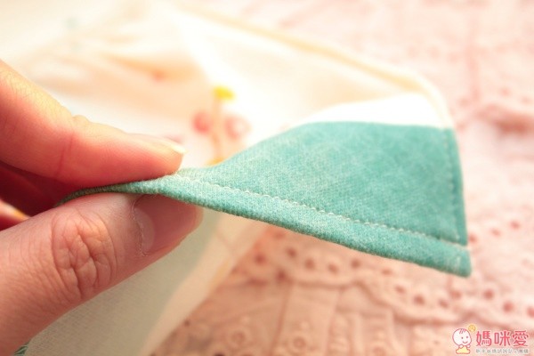 小洋裝造型兩段式調節圍兜