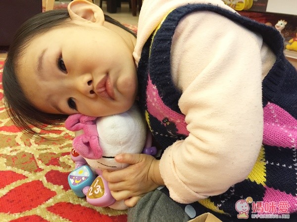 凱蒂貓音樂串珠娃娃