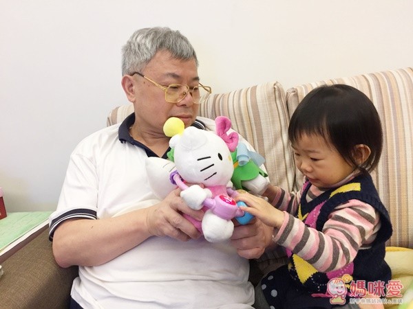 凱蒂貓音樂串珠娃娃