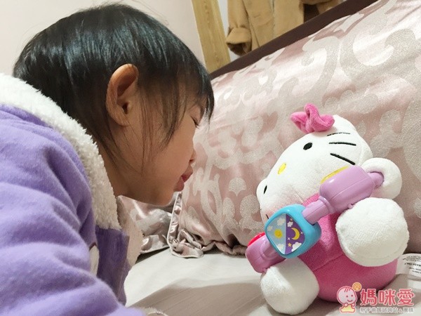 凱蒂貓音樂串珠娃娃