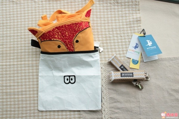 韓國 yunimamang 造型攜帶式餐椅