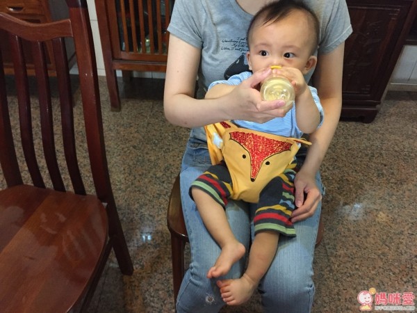 韓國 yunimamang 造型攜帶式餐椅