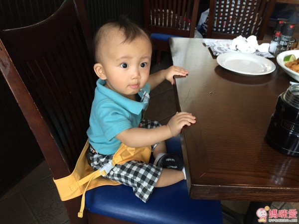 韓國 yunimamang 造型攜帶式餐椅