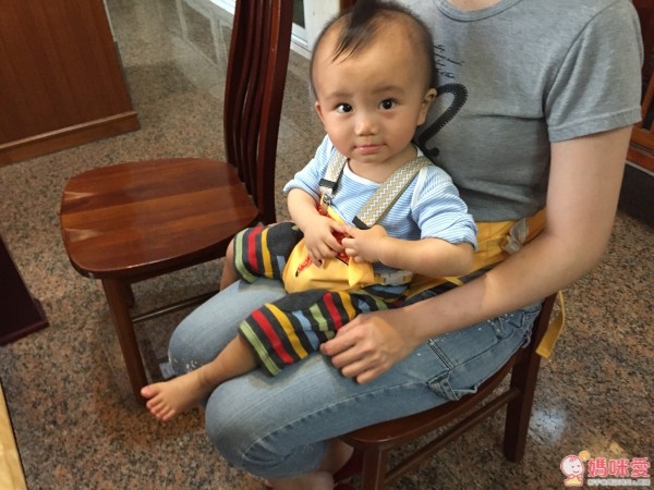 韓國 yunimamang 造型攜帶式餐椅