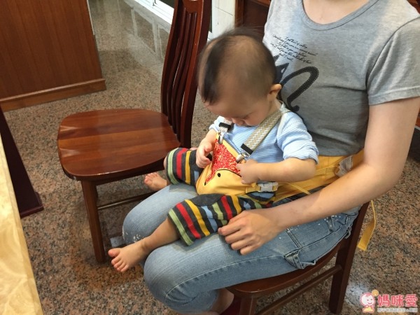 韓國 yunimamang 造型攜帶式餐椅