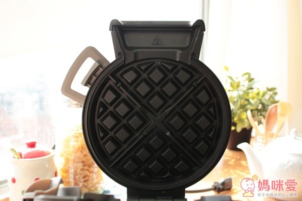 【美膳雅 Cuisinart】直立式防溢流鬆餅機