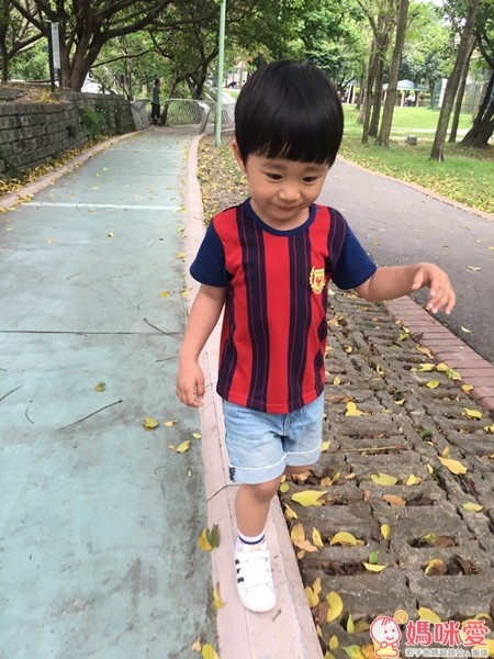 日本 PETIT CADEAU 足球制服短袖上衣&腹卷短褲