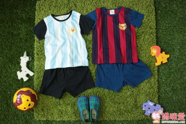 日本 PETIT CADEAU 足球制服短袖上衣&腹卷短褲