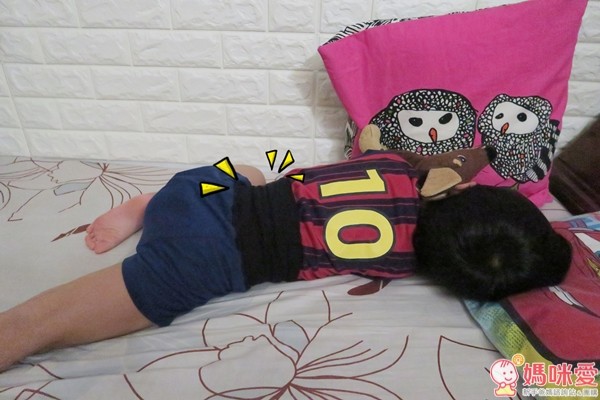 日本 PETIT CADEAU 足球制服短袖上衣&腹卷短褲