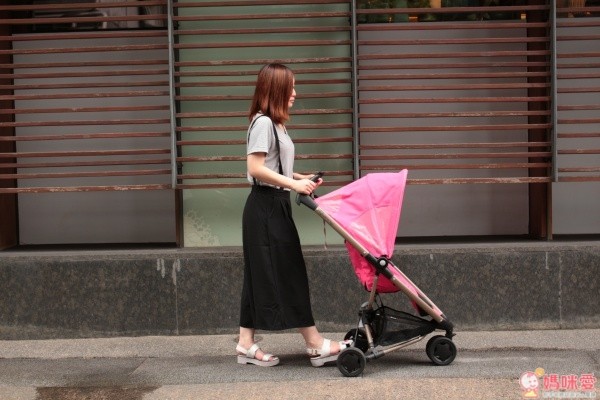 好萊塢媽咪愛用品牌♕ Quinny moodd 推車