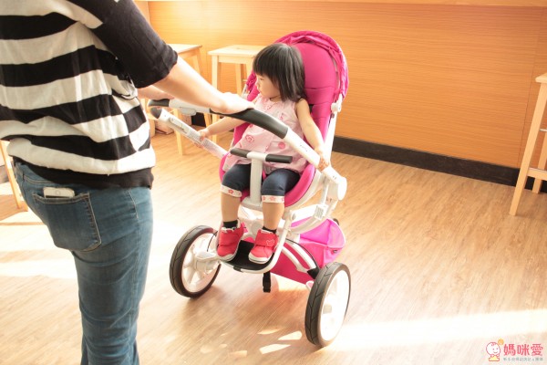 好萊塢媽咪愛用品牌♕ Quinny moodd 推車