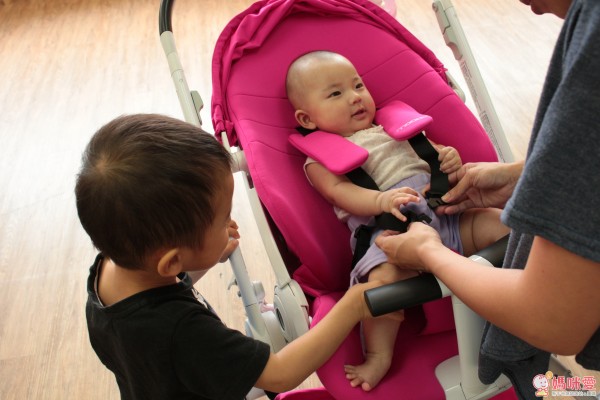 好萊塢媽咪愛用品牌♕ Quinny moodd 推車