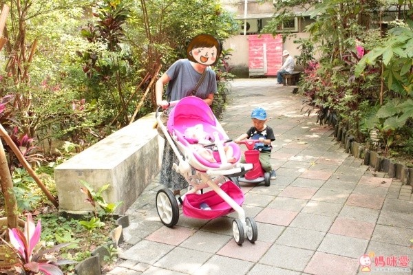 好萊塢媽咪愛用品牌♕ Quinny moodd 推車