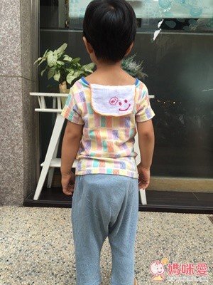 日本千趣會:三重紗四角領吸汗巾