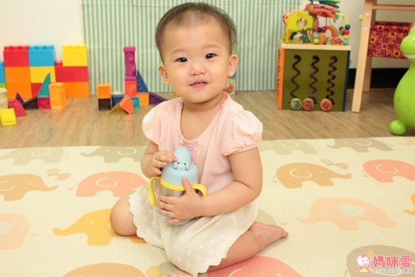 提醒媽咪：湯匙請不要禁止放在高溫熱源旁，也不能放進熱水煮沸喔！