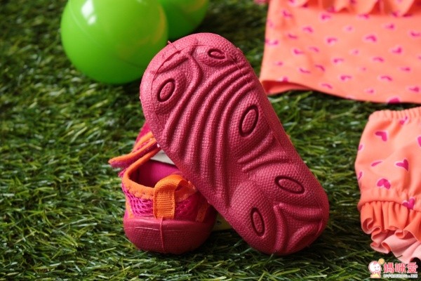 德國LASSIG泳衣, 泳褲, 尿布褲, 沙灘鞋, 遮陽帽, 斗篷