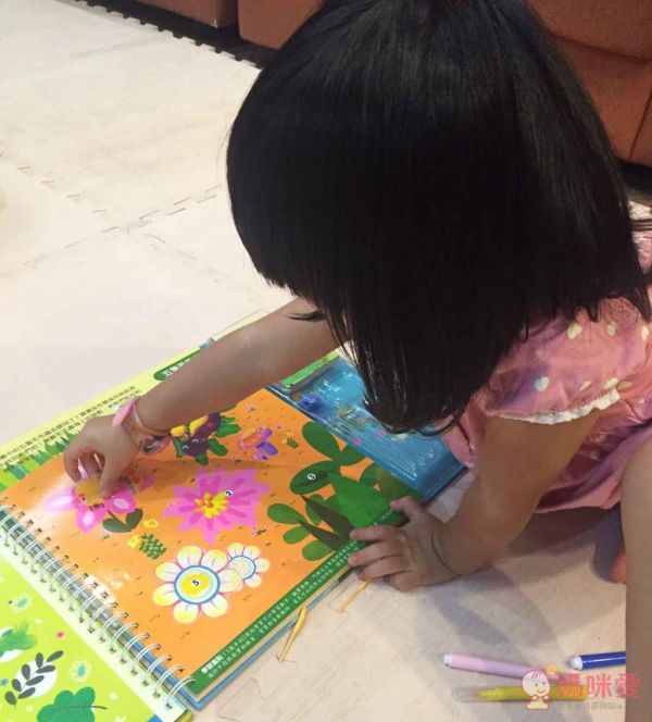 幼福文化《毛毛蟲嘉年華益智遊戲書》