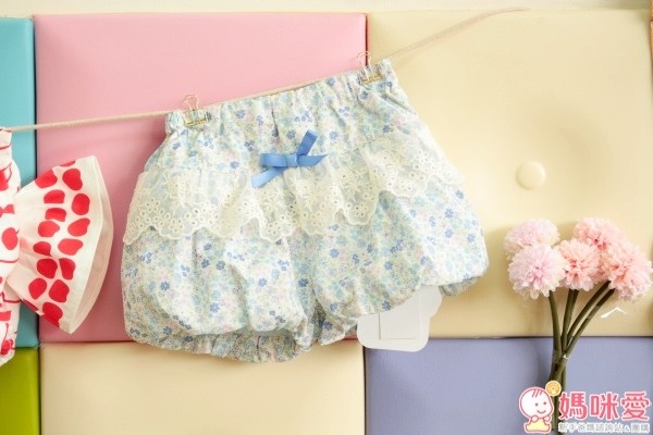 日本 Chuckle Baby 小花蕾絲褲