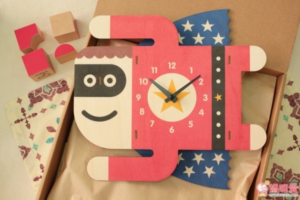 ☛超人  因為它有雙層設計，披風的那一層是壓在後面的喔！很有超人飛起來的立體感吧♫