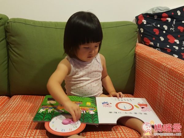 New!☆Peppa Pig 粉紅豬小妹佩佩忙碌的一天：時鐘書 