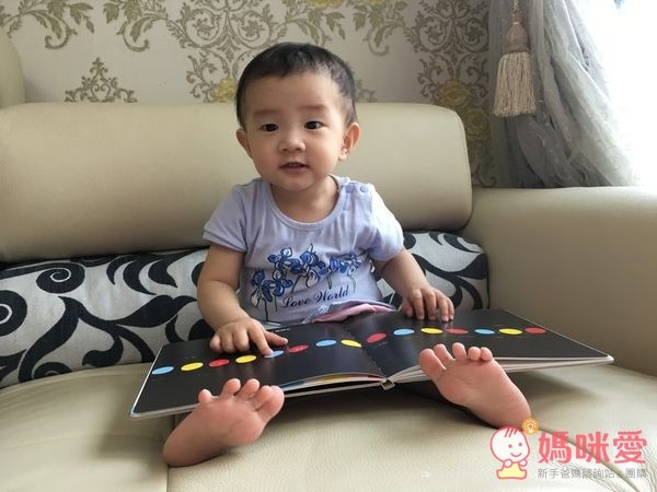 信誼閱讀起步走 - BOOKSTART 系列套書 6 本（贈洞洞 IN & OUT）