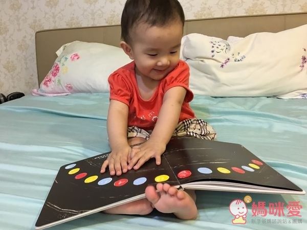 信誼閱讀起步走 - BOOKSTART 系列套書 6 本（贈洞洞 IN & OUT）