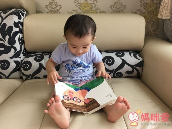 信誼閱讀起步走 - BOOKSTART 系列套書 6 本(贈洞洞 IN & OUT)