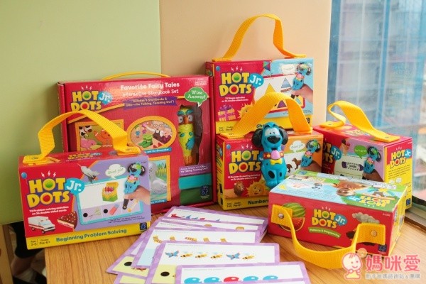 不過泱泱媽咪發現美國的 Educational Insight 有一個特別有趣的點讀圖卡，市售少見、內容豐富、多樣好玩，孩子可以從中學各種顏色、形狀、數數等認知 (`•ω•´๑)
