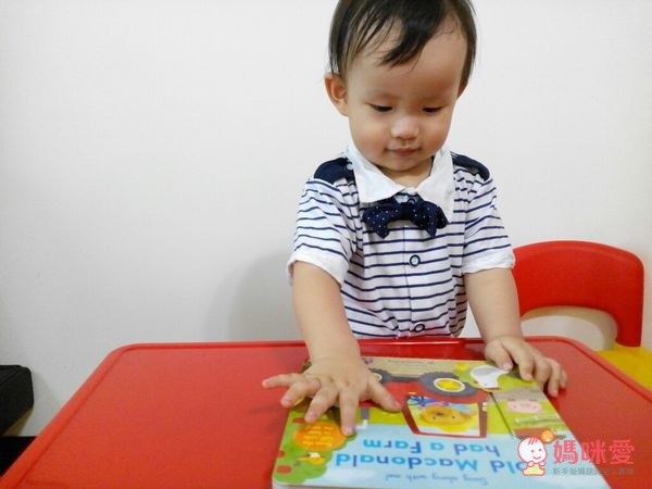 Sing Along With Me! 童謠操作書（硬頁推拉書）