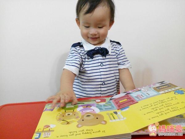 Sing Along With Me! 童謠操作書（硬頁推拉書）