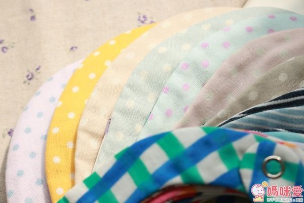 日本媽咪純手製造的雙面圍兜