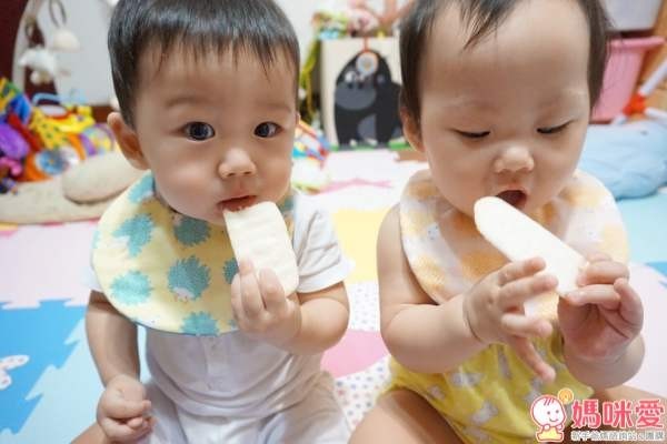 日本媽咪純手製造的雙面圍兜