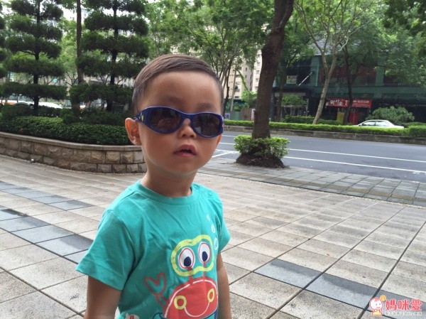 義大利 chicco 偏光太陽眼鏡