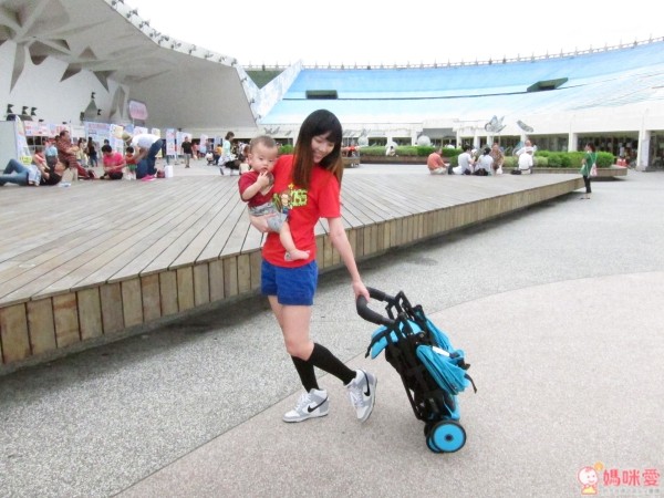 ZOE F12 秒收推車