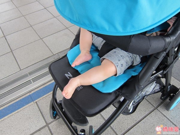 ZOE F12 秒收推車