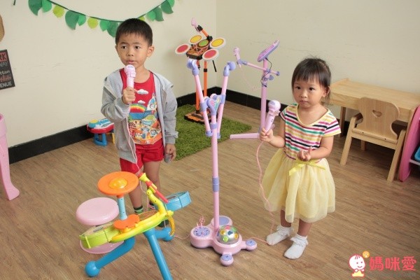 搖滾版！雙人家庭卡拉 OK