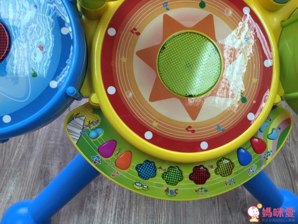 早教啟蒙學習爵士鼓