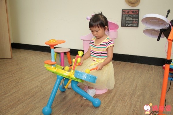 早教啟蒙學習爵士鼓