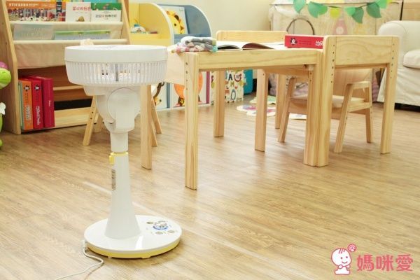  MATRIC 松木家電 9 吋DC雙向螺旋氣流循環桌立扇