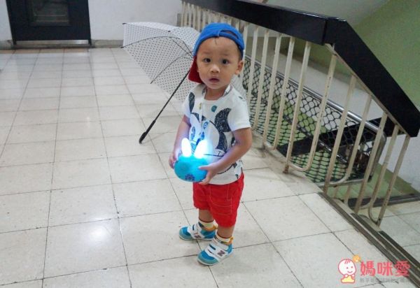 小牛津帽T兔隨身故事機超值組