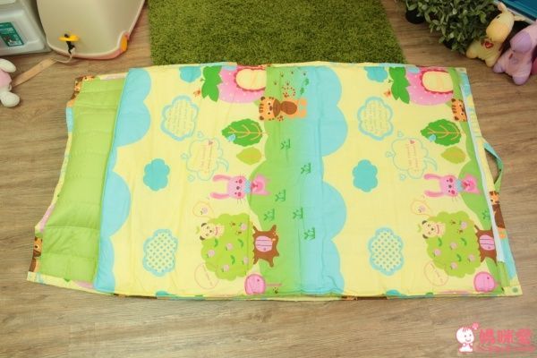 《The Zari 捲筒睡袋》