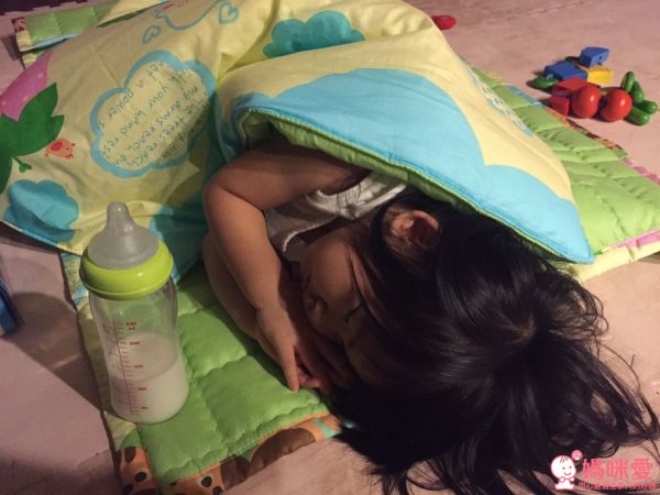 《The Zari 捲筒睡袋》