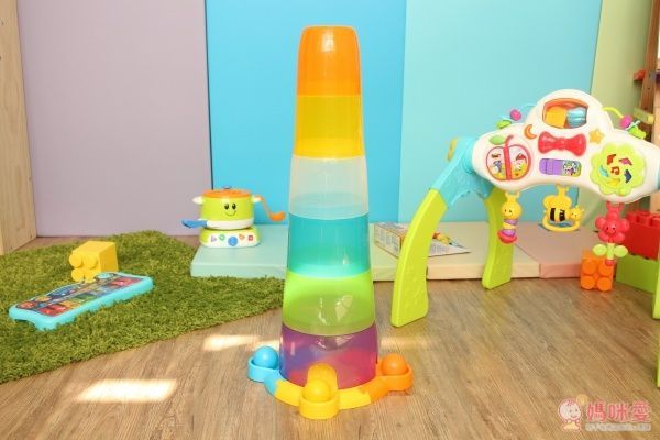 WinFun 彩色滾球疊塔
