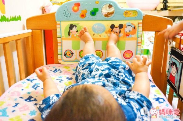 床邊踢踢腳小鋼琴