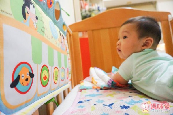 床邊踢踢腳小鋼琴