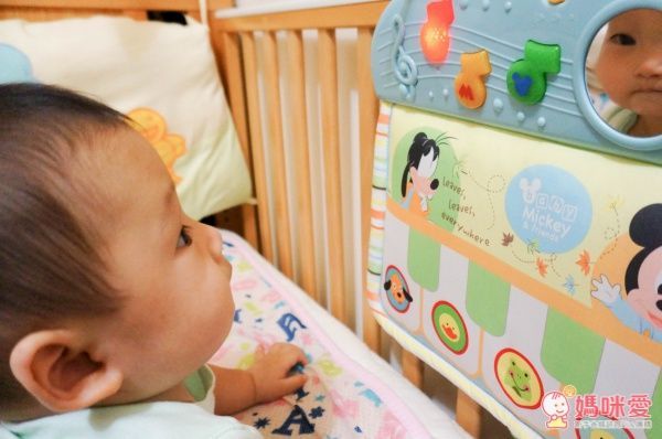 床邊踢踢腳小鋼琴