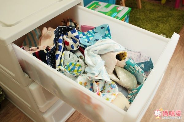 日本千趣會收納好物—『六角形貼身衣襪配件分隔收納』