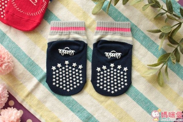 靴下屋 日本製星星止滑寶寶襪