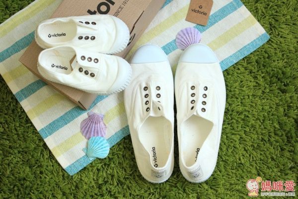 Victoria 無需綁帶帆布鞋