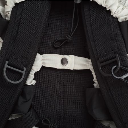 日本 KiU：2WAY 後背包雨衣